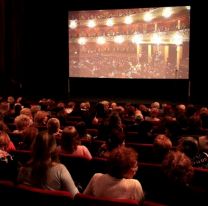 Pochoclos, gaseosa y películas argentinas