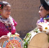 ¡Llegando está el carnaval! / El jueves de comadres se vive a pleno: así festejan en Salta