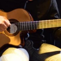 ¡Ayudemos a encontrarla! / Artista salteño sufrió el robo de su guitarra