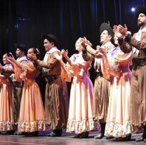 ¡Entrada libre y gratuita! / El ballet folklórico provincial en el hall de Casa de la Cultura