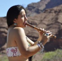 Esta noche / Mariana Cayón invita a un viaje musical por Latinoamérica