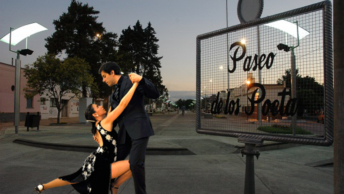 Este sábado se bailará milonga &#8220;a cielo abierto&#8221; en el Paseo de Los Poetas