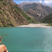 Las 9 reglas que pusieron en la laguna Esmeralda: una de ellas es pagar una entrada