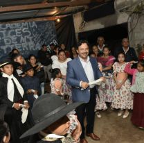 Sáenz compartió zambas, y chacareras con la academia folclórica Raíces de mi tierra 