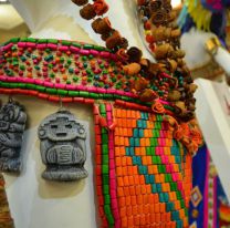 Potenciar lo nuestro: Firmaron un convenio para facilitar la venta de artesanías indígenas