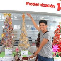 Uno m&aacute;s lindo que  el otro / Premiaron a los arbolitos de Navidad m&aacute;s creativos