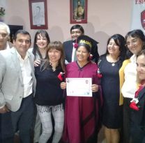 ¡Orgullo salteño! / A los 56 años la coplera Balvina Ramos finalizó el secundario