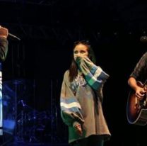 Video: un salteño sorprendió con su voz a Abel Pintos en un festival