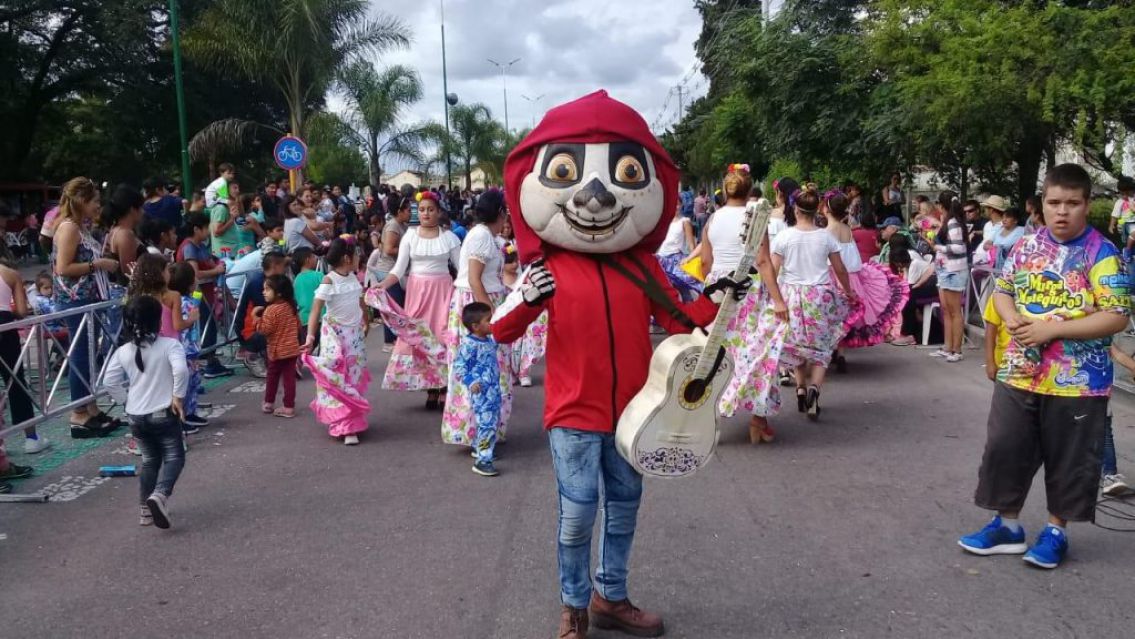 ¡El carnaval de los chicos! / El corso de Muñequitos termina con cuatro días imperdibles