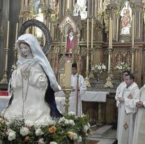 Video: una multitud de fieles recibi&oacute; a la Virgen del Cerro en La Plata