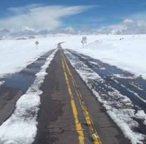 Mientras en una parte llueve, en otra cae nieve: el pueblo de Salta que quedó blanco
