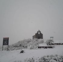 &iexcl;Postales bell&iacute;simas! / Se viralizaron espectaculares fotos de los cerros de Salta nevados