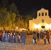 [HAY FOTOS] Miles de fieles acompañaron el tradicional Vía Crucis de Cachi