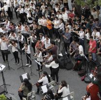 ¡Vamos todos! / La orquesta infantojuvenil acturará gratis en la Plaza 9 de Julio