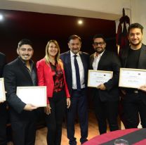 ¡Bien ahí! / El Gobierno distinguió a Canto 4 por sus 20 años de carrera artística