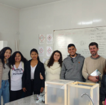 Alumnos salte&ntilde;os construyeron y donaron calefones solares