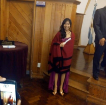 Se recibi&oacute; de ingeniera nuclear en el Balseiro y fue a la graduaci&oacute;n con un poncho salte&ntilde;o