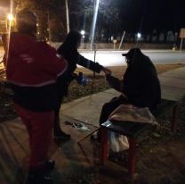 Bomberos salte&ntilde;os ayudaron toda la noche a personas en situaci&oacute;n de calle