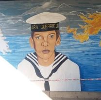 &iexcl;H&eacute;roe de la patria! / Con un mural, homenajearon al cabo Patricio Guanca