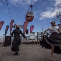 ¡Es hoy! / El ballet folklórico de Salta bailará en el Cerro San Bernardo