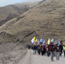 Milagro salte&ntilde;o / A pie, a caballo o en bicicleta, los peregrinos bajan desde los cerros