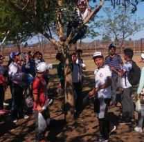 Bien ahí / Niños de Orán “hondearán semillas” para plantar 2.500 árboles