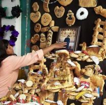 Mesa de ofrendas, tradición para recordar a nuestros difuntos y sentirlos cerca