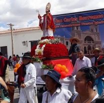 Feliz cumpleaños / El pueblo de San Carlos honró a su santo patrono