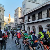 Pedaleada sustentable  en el Monumento 20 de Febrero