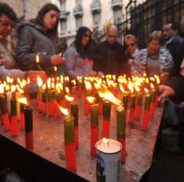 Fieles se acercan a la imagen de San Expedito en este 19 de diciembre