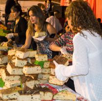 El Pan de Navidad Gigante de El Carril batió un nuevo récord: pesó 2.800 kg
