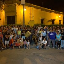 VIDEO | Coparon la vereda de “La Casona del Molino” para pedir la reapertura del lugar