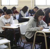 <p>examen Pisa en colegio Bernardino Ricvadavia                                                               Fotos: silvana colombo</p>