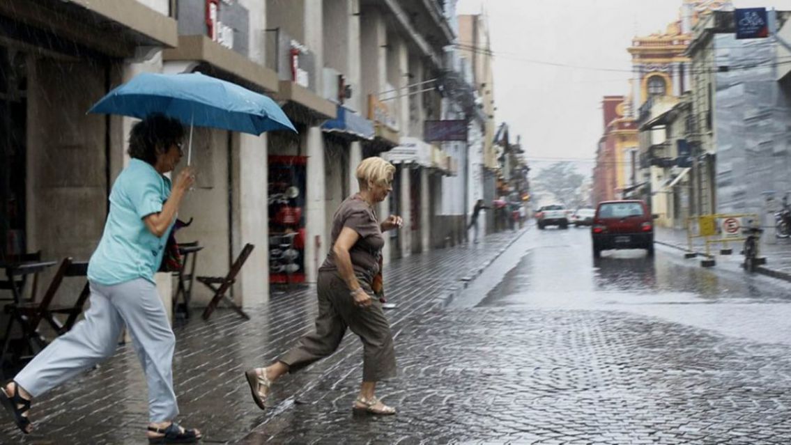 Pasados por agua: el finde llega con lluvias y más lluvias