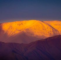 Los picos nevados y el reflejo del sol, la bella postal del día