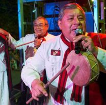 VIDEO | Homenajearon a Las Voces de Or&aacute;n en los corsos de color