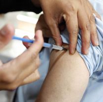 <p>21109091. M&eacute;xico, D.F-   Trabajadores de la Secretar&iacute;a de Salud, se aplicaron la vacuna de al Influenza Estacional, al t&eacute;rmino de la presentaci&oacute;n de la Encuesta Nacional de Salud 2012.<br />
NOTIMEX/FOTO/JAVIER LIRA OTERO/JLO/HTH/</p>

