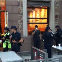 VIDEO | Salte&ntilde;os solidarios: reparten desayunos a polic&iacute;as y agentes sanitarios