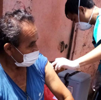 Adultos mayores de instituciones públicas y privadas ya reciben la vacuna antigripal