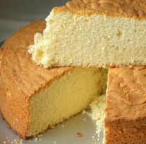 Bizcochuelo sin huevo ni manteca: receta fácil para pasar la cuarentena