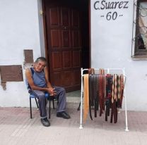 Salteño se gana el mango vendiendo cintos y no puede por la cuarentena: “Necesita ayuda”