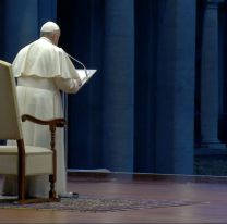 El Papa bendijo al mundo desde la vacía Plaza de San Pedro: &#8220;en esta tormenta estamos todos&#8221;