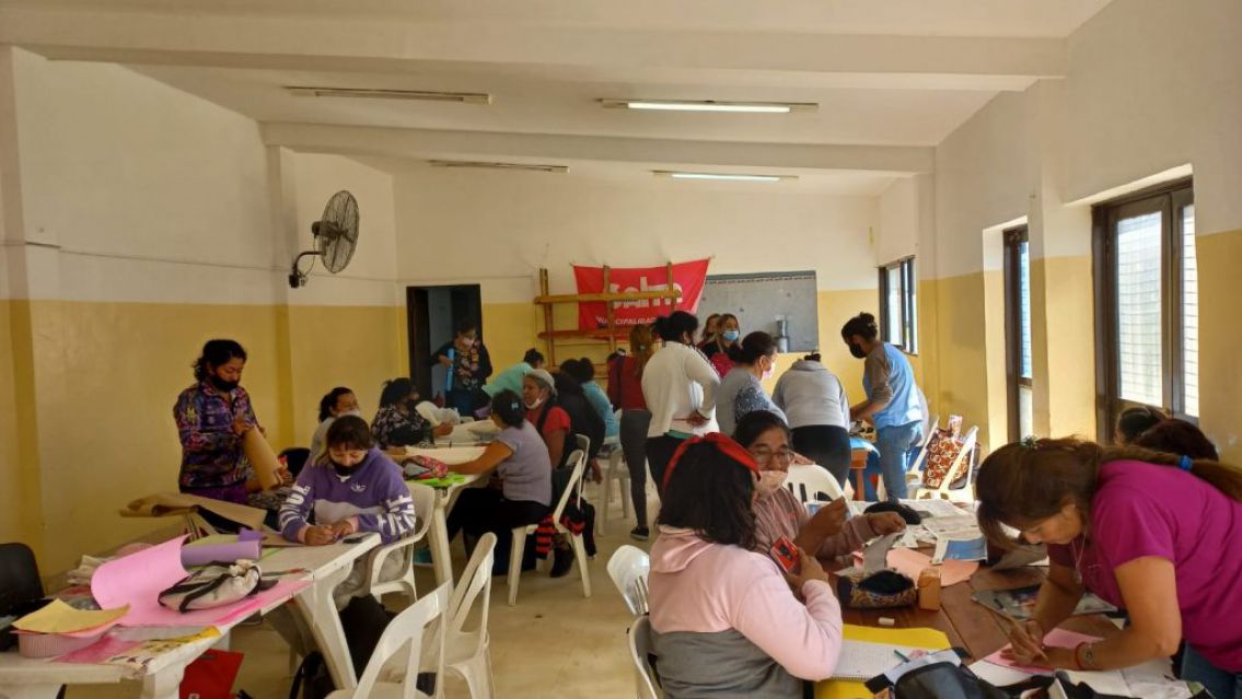 Se dictan cursos de marroquinería gratuitos en los barrios de Salta