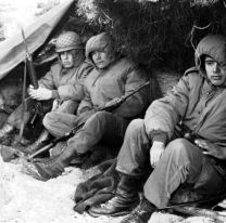 El 2 de abril “pon&eacute; una bandera en tu casa y cant&aacute; el Himno”
