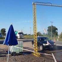 En Gral. Güemes instalaron un arco de desinfección para autos y camiones