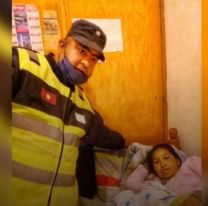 En comunicación telefónica con un médico, un policía salteño ayudó a nacer a un bebé