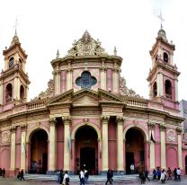 Bettina Romero: “Estamos analizando la apertura de las iglesias”