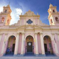 Vuelven a abrir todas las Iglesias del país, por ahora sin misas