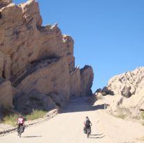 Angastaco, pueblo vallisto y colonial