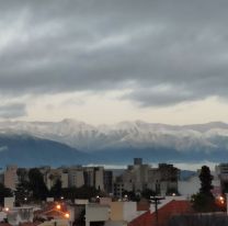 Salta amaneci&oacute; con los cerros nevados: una postal de la belleza natural